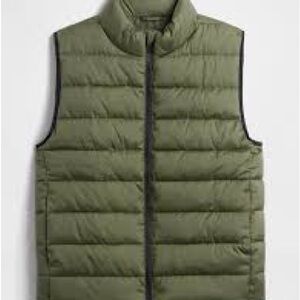 GAP Men's Green Quilted Puffer vest. BRAND NEW with Tags. (XXL) Great Buy.♥️